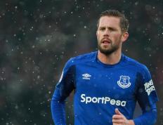 表现优异首场状态出色，篮网观众沸腾！，费德勒重返赛场热度持续攀升